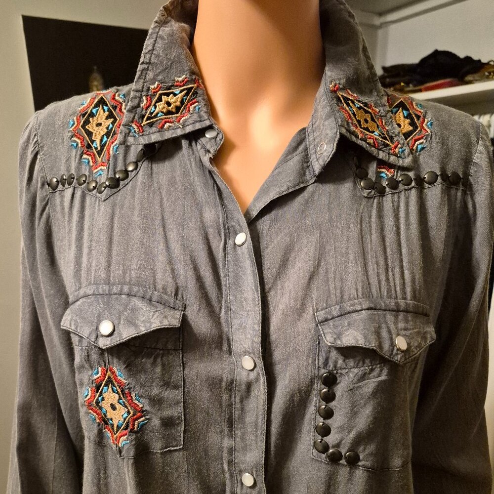 SCULLY - Western Navajo Shirt Dress.  Size Small.  Grey with embroidery designs